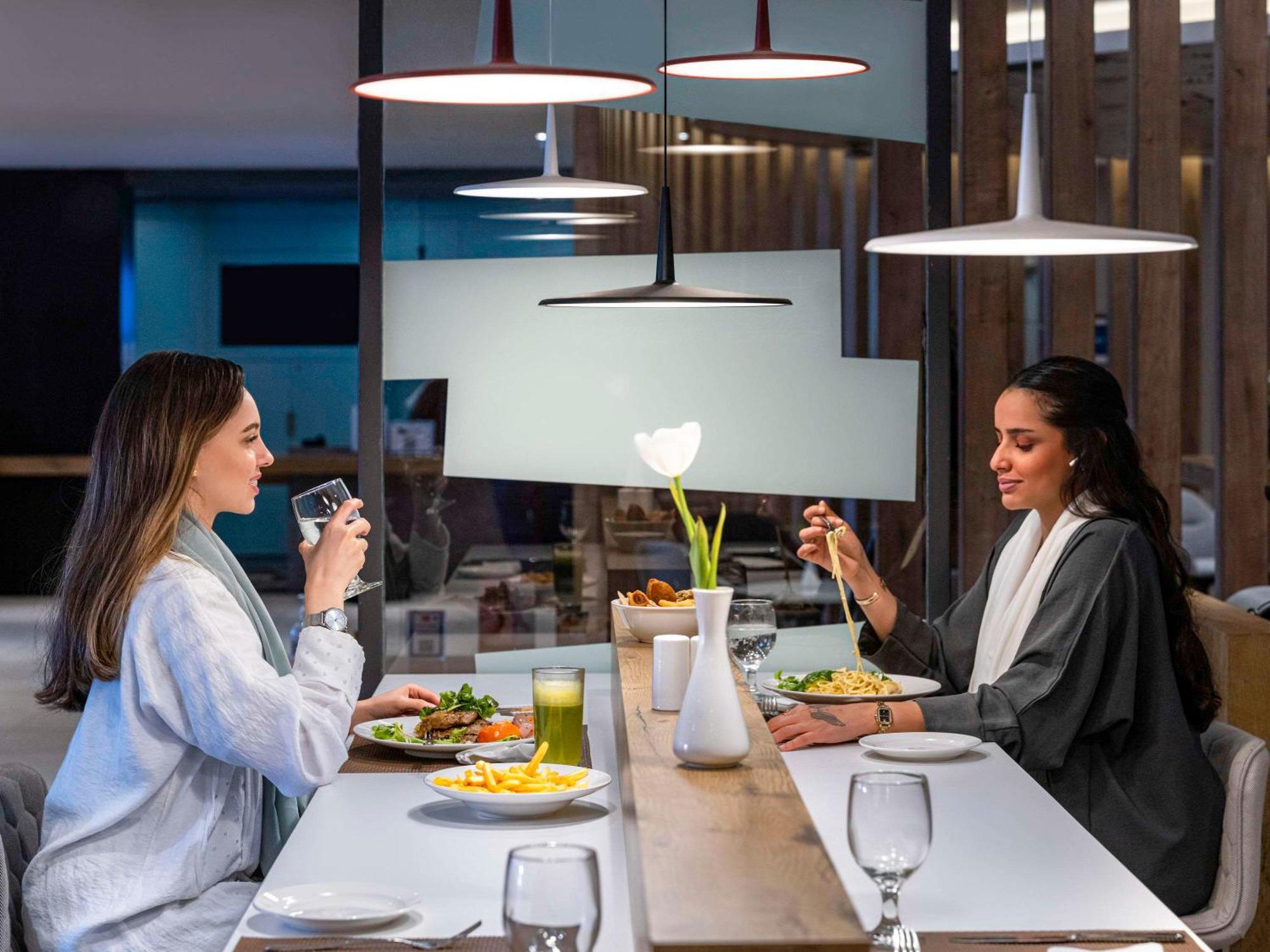 Ibis Jeddah Malik Road Hotel Ngoại thất bức ảnh